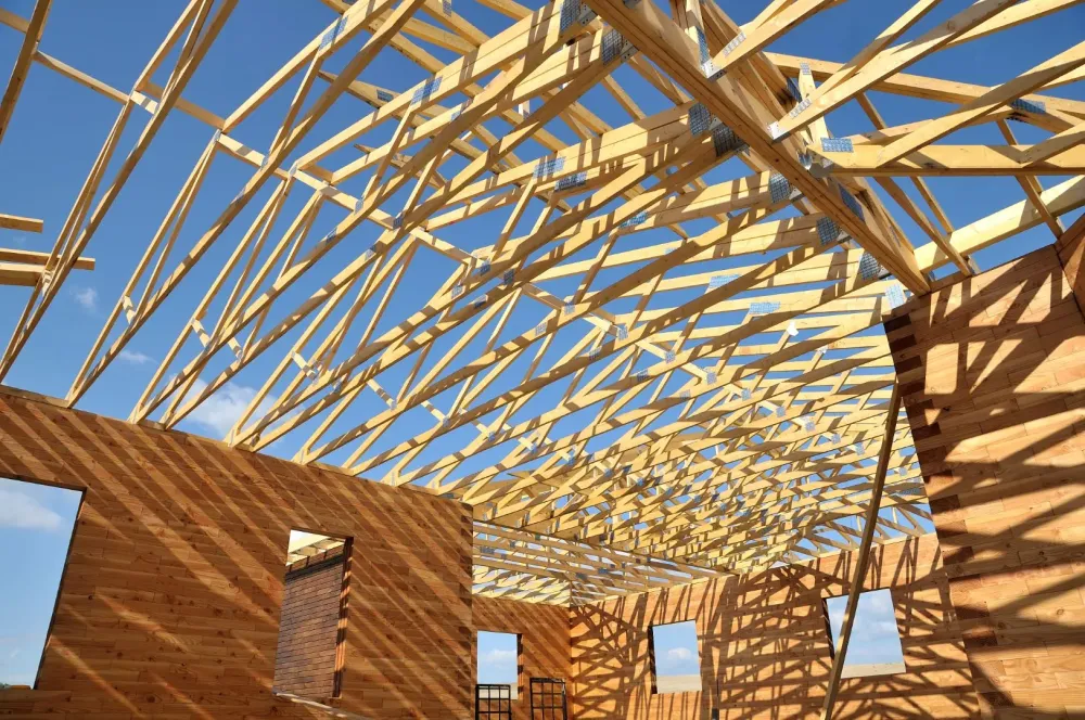 Charpente et mur en bois